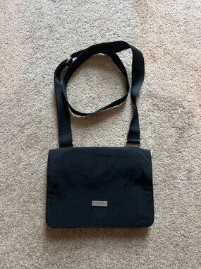 Baggallini Black Nylon Crossbody Shoulder Bag Accordion 3 Zip Purse‎